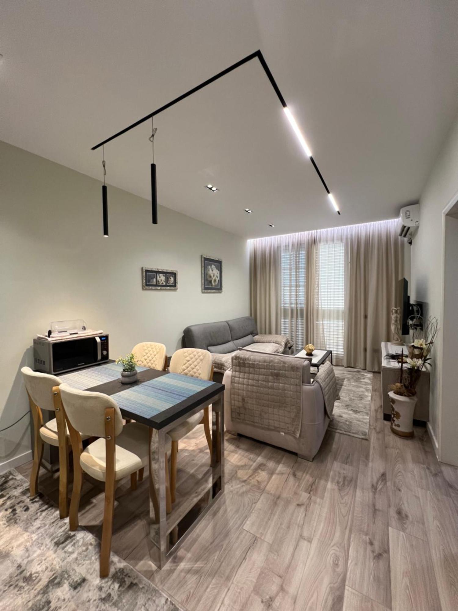 Center View Luxury Apartment Tirana Exteriör bild