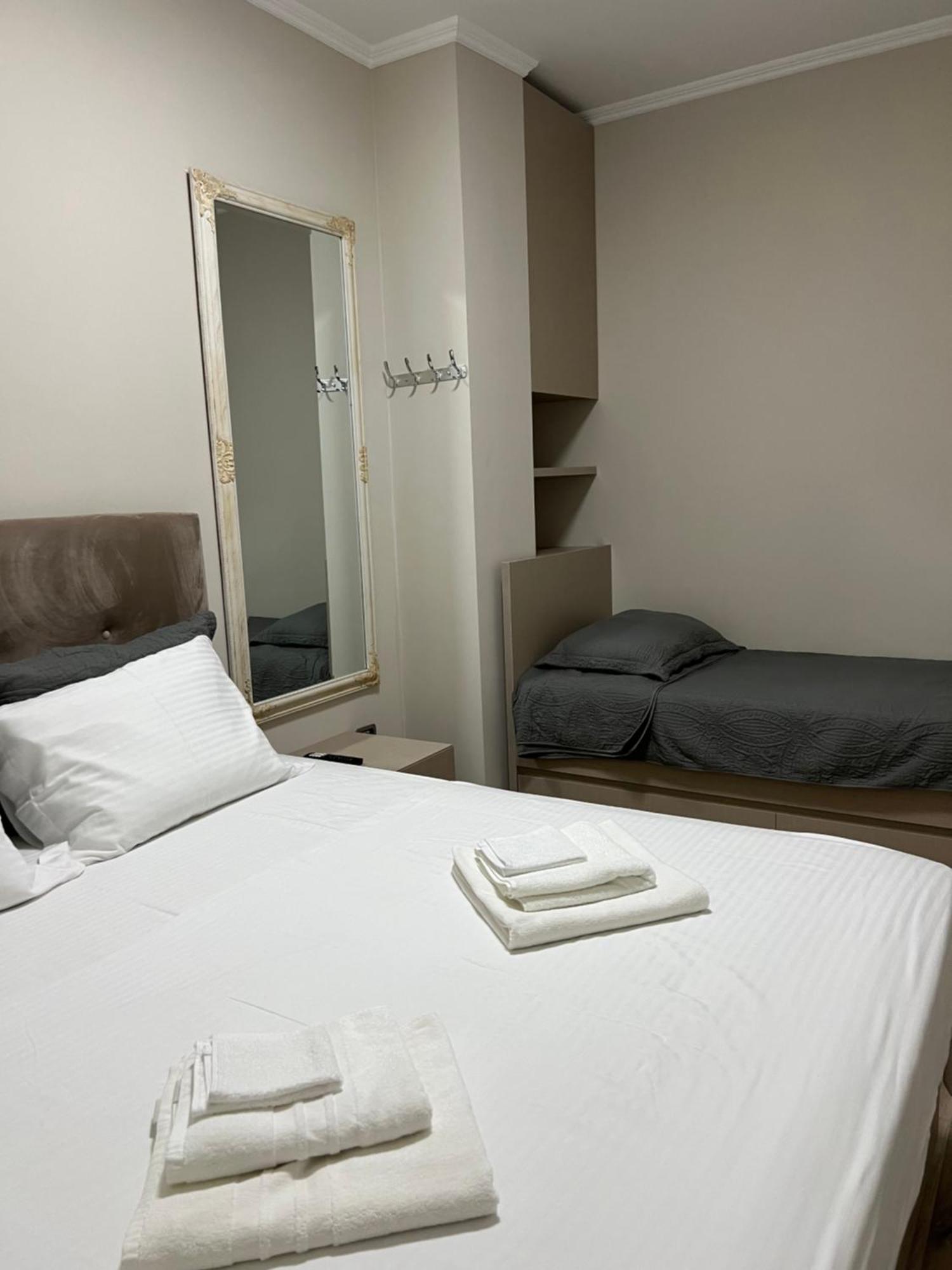 Center View Luxury Apartment Tirana Exteriör bild