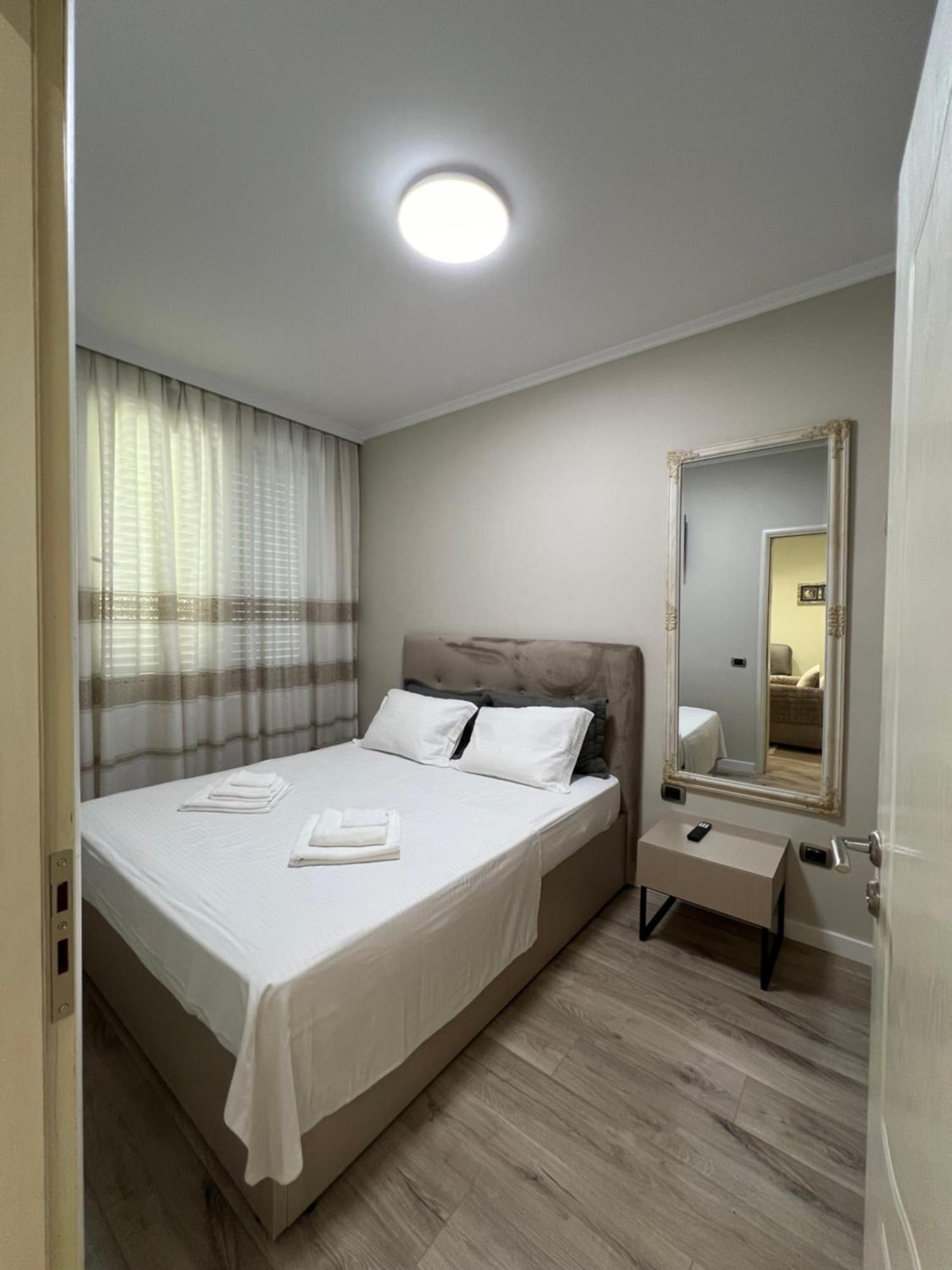 Center View Luxury Apartment Tirana Exteriör bild
