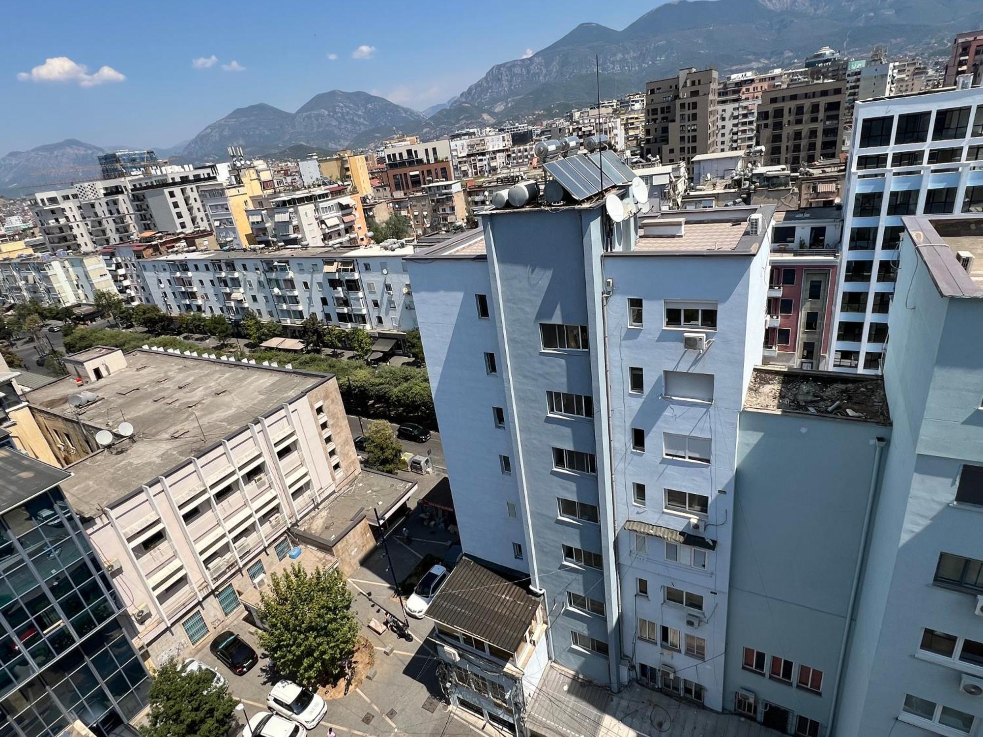 Center View Luxury Apartment Tirana Exteriör bild